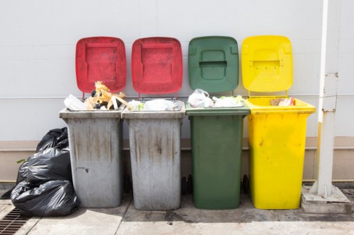 Proper rubbish disposal methods in Aldgate