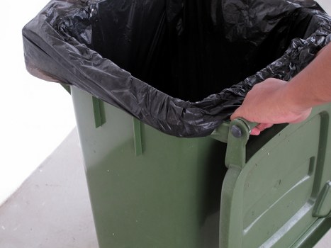 Builder selecting the right skip size for the project